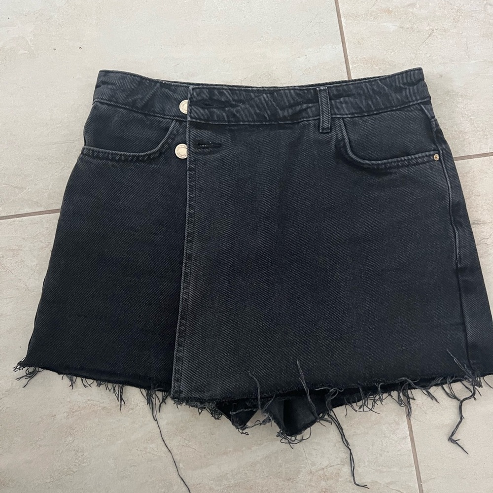Zara Black Distressed Denim Mini Skort